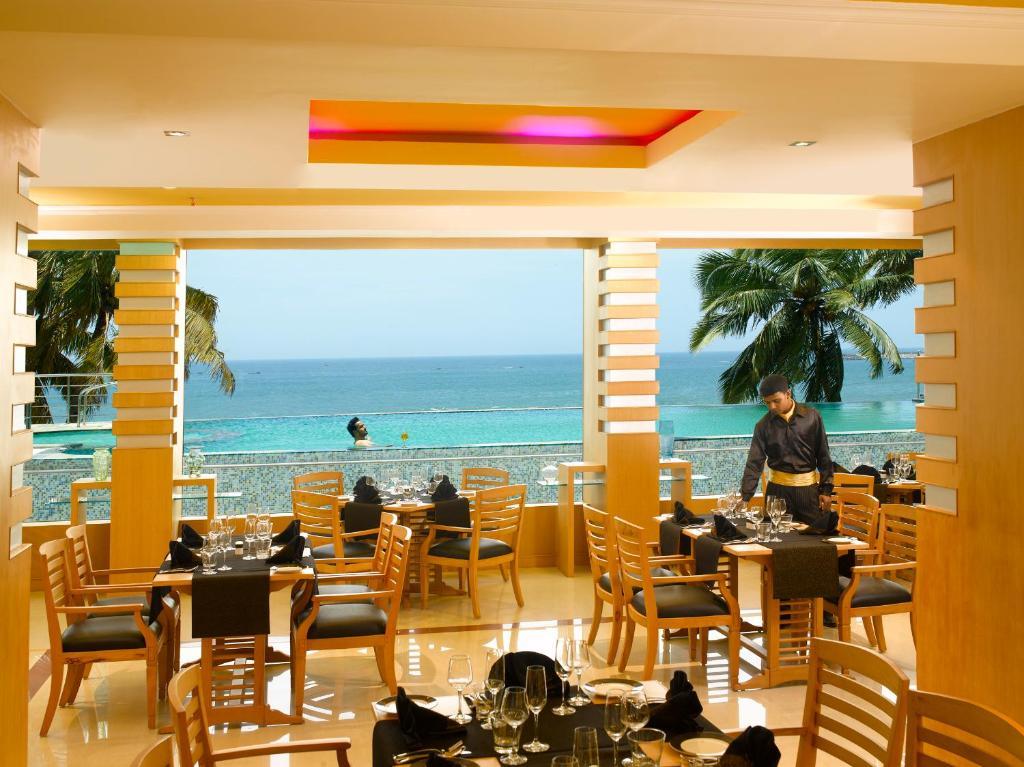 The Quilon Beach Hotel And Convention Center Коллам Екстер'єр фото